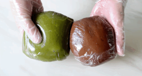 不用烤箱的夏日甜品王,兩種口味的奶酪小方,糯嘰嘰,冰涼香濃